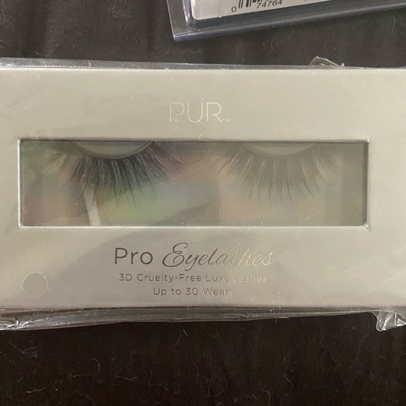 False Eyelash Bundle - Picture 8 of 8